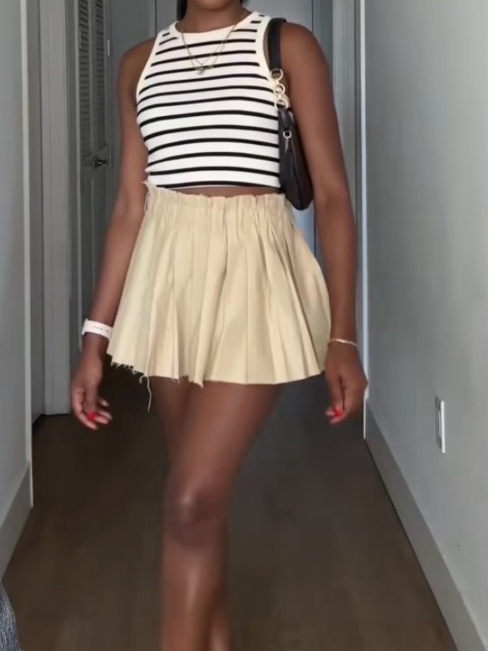 H&M Cream Pleated Mini Skirt Size M NWT